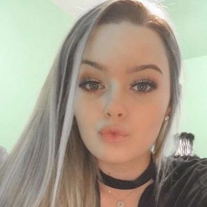 Meet your Posher, Caroline